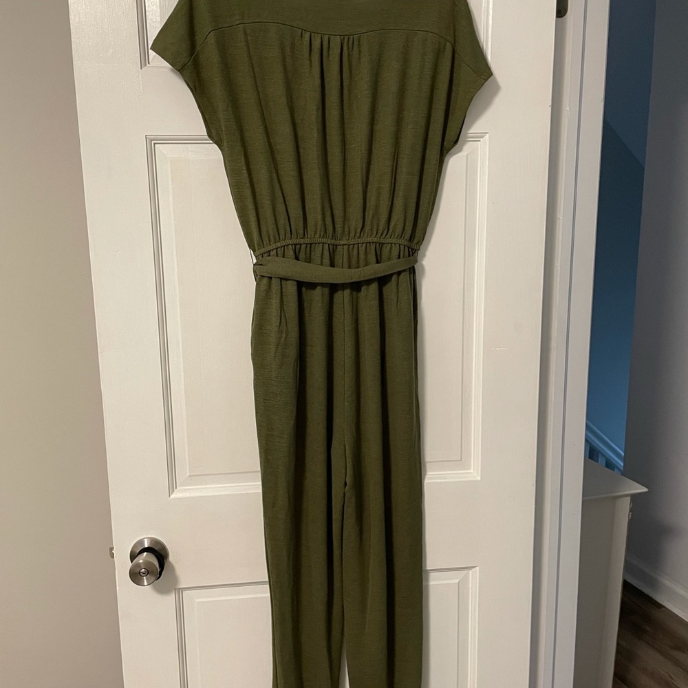 Never worn XS women’s GAP jumpsuit